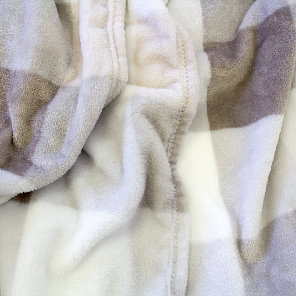 Bambury Charlie Ultraplush Nougat Blanket Detail | My Linen