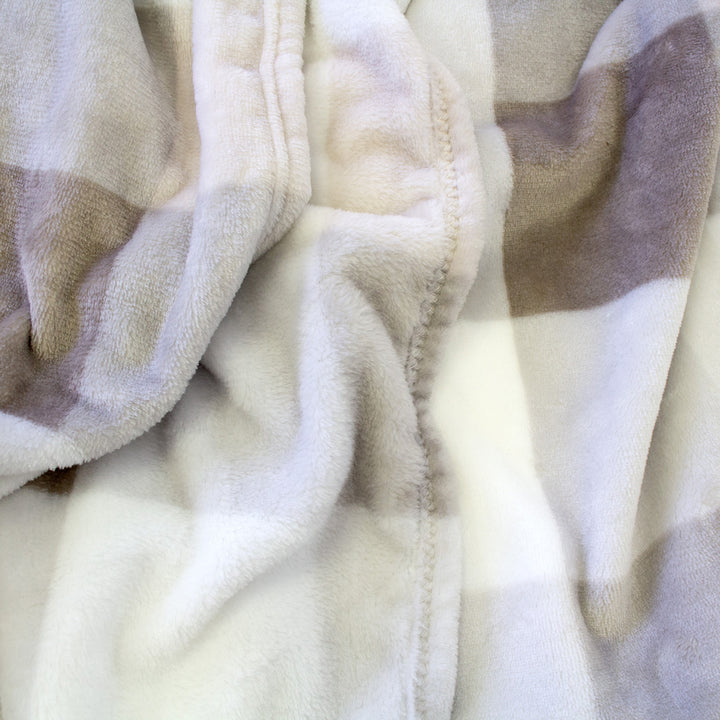 Bambury Charlie Ultraplush Nougat Blanket Detail | My Linen