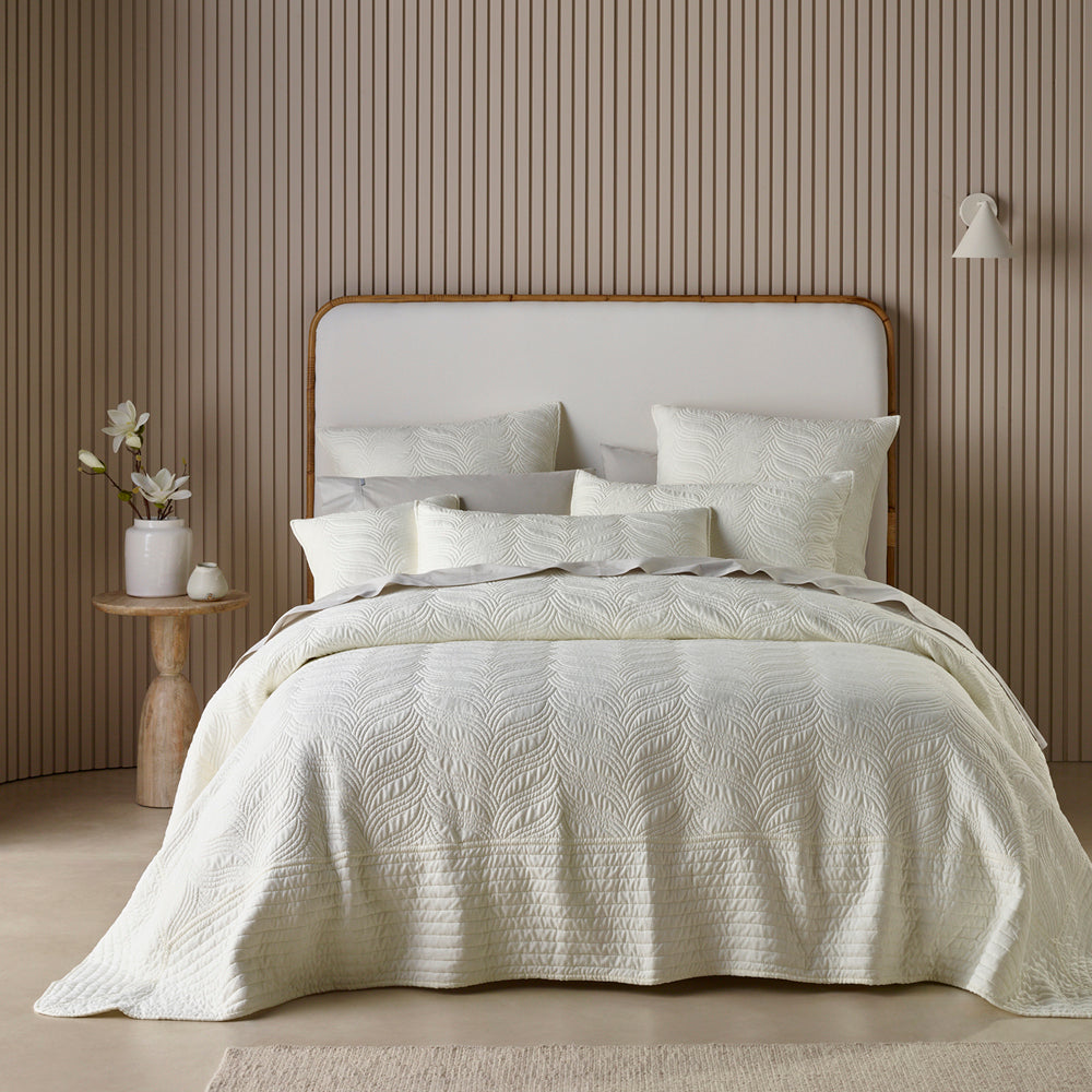 Kamala Cream Bedspread Set | Queen Bed
