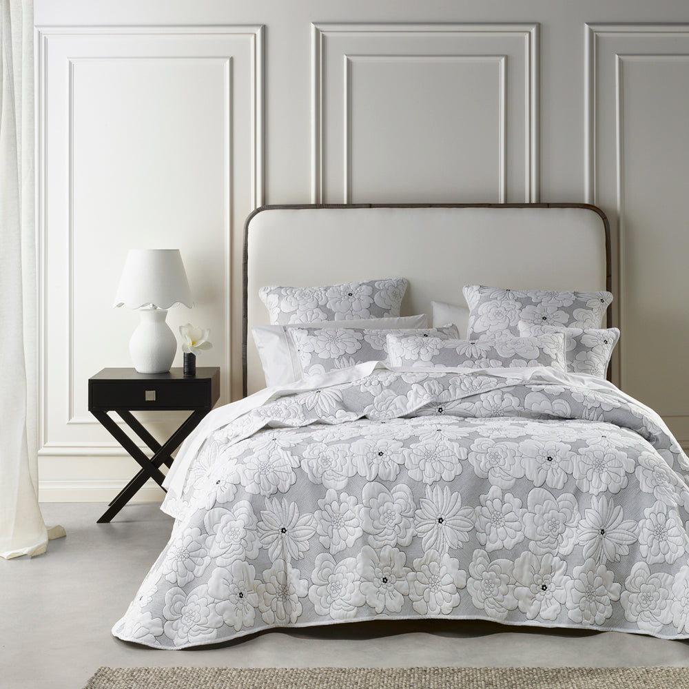 Leona White Bedspread Set | Queen Bed