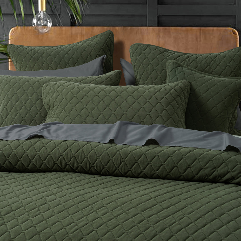 Lester Olive Coverlet Set | Queen / King Bed