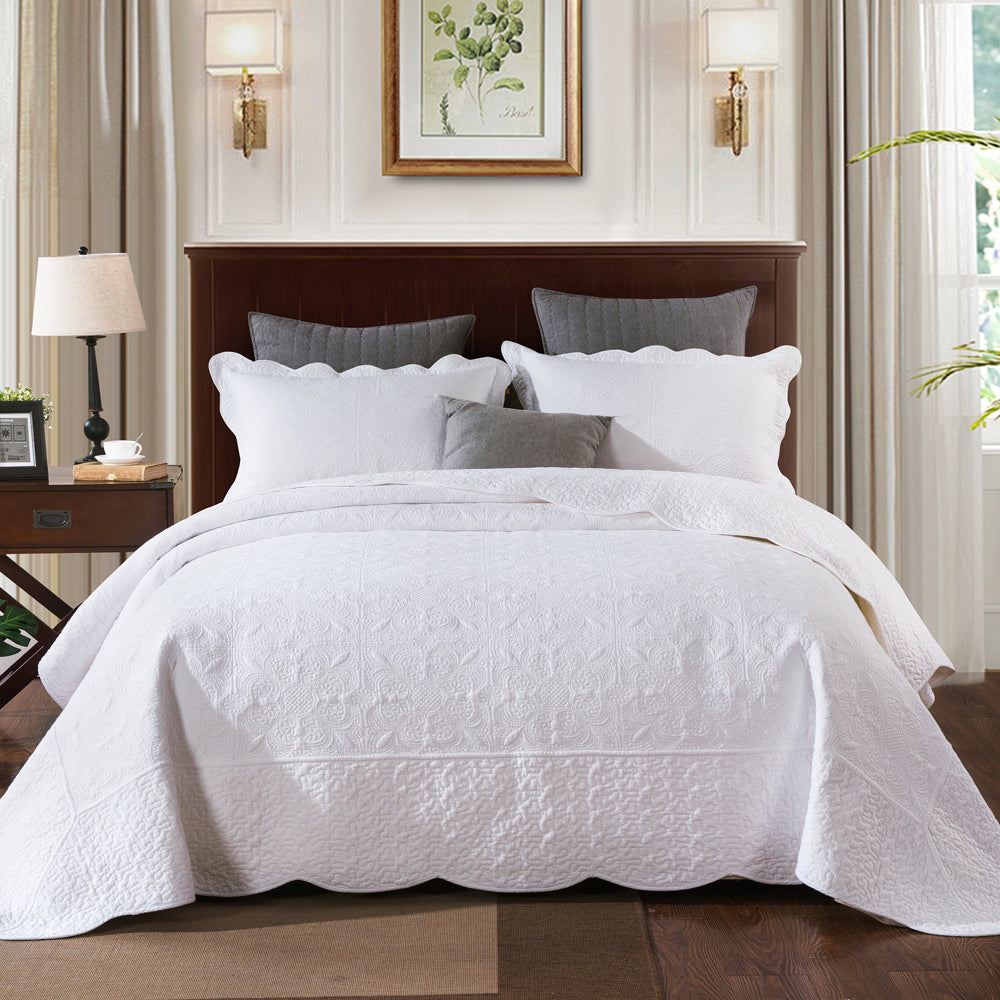 Antique White Coverlet Set | King Bed