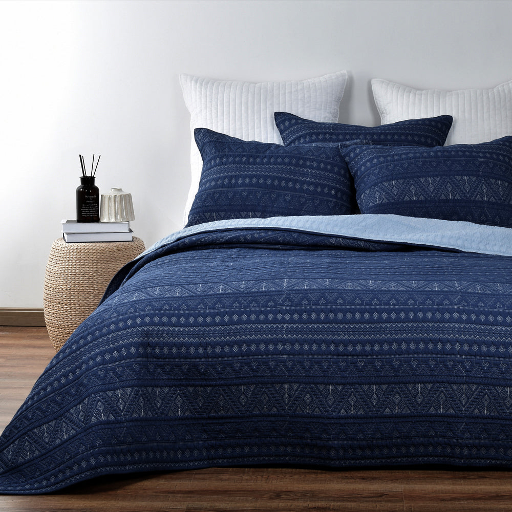 Newark Coverlet Set | Queen Bed