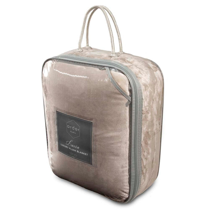 Lucia Plush Blanket Stone | Super King