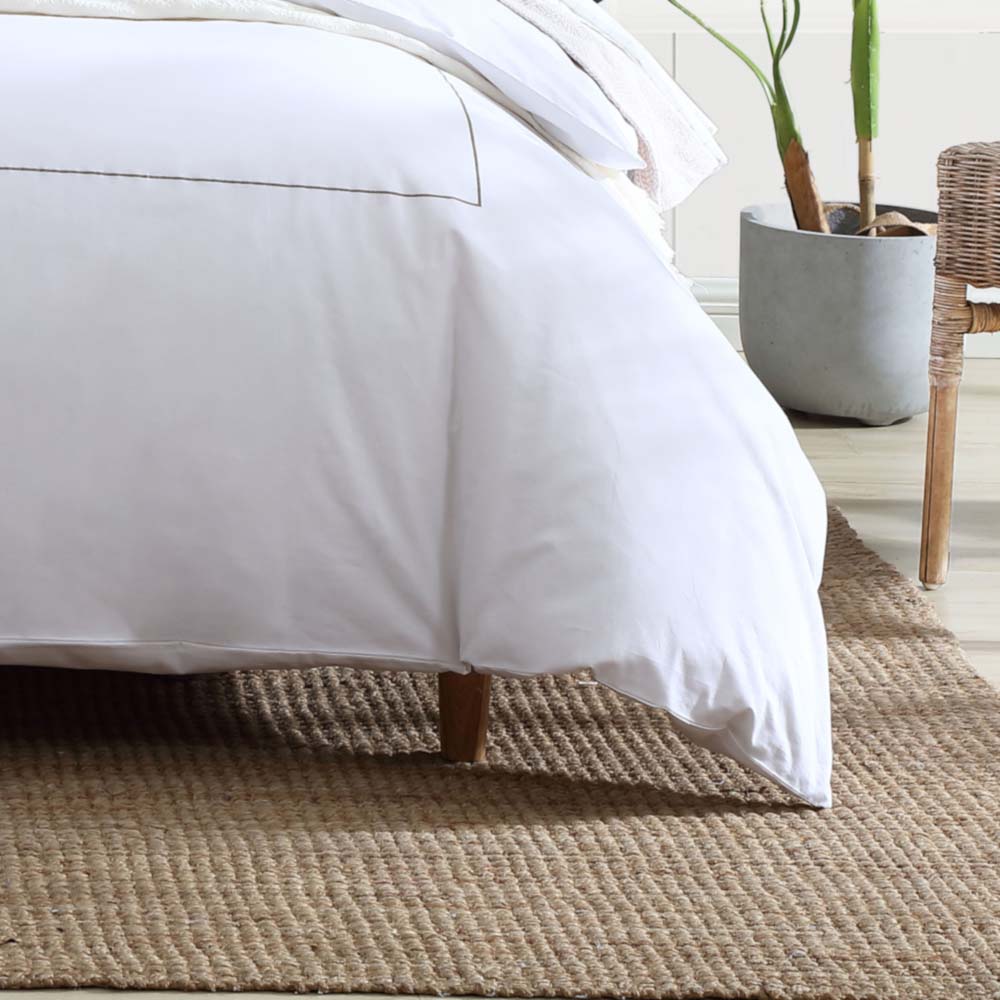 Pineapple Resort White / Palm Green Quilt Cover Set | Queen Bed