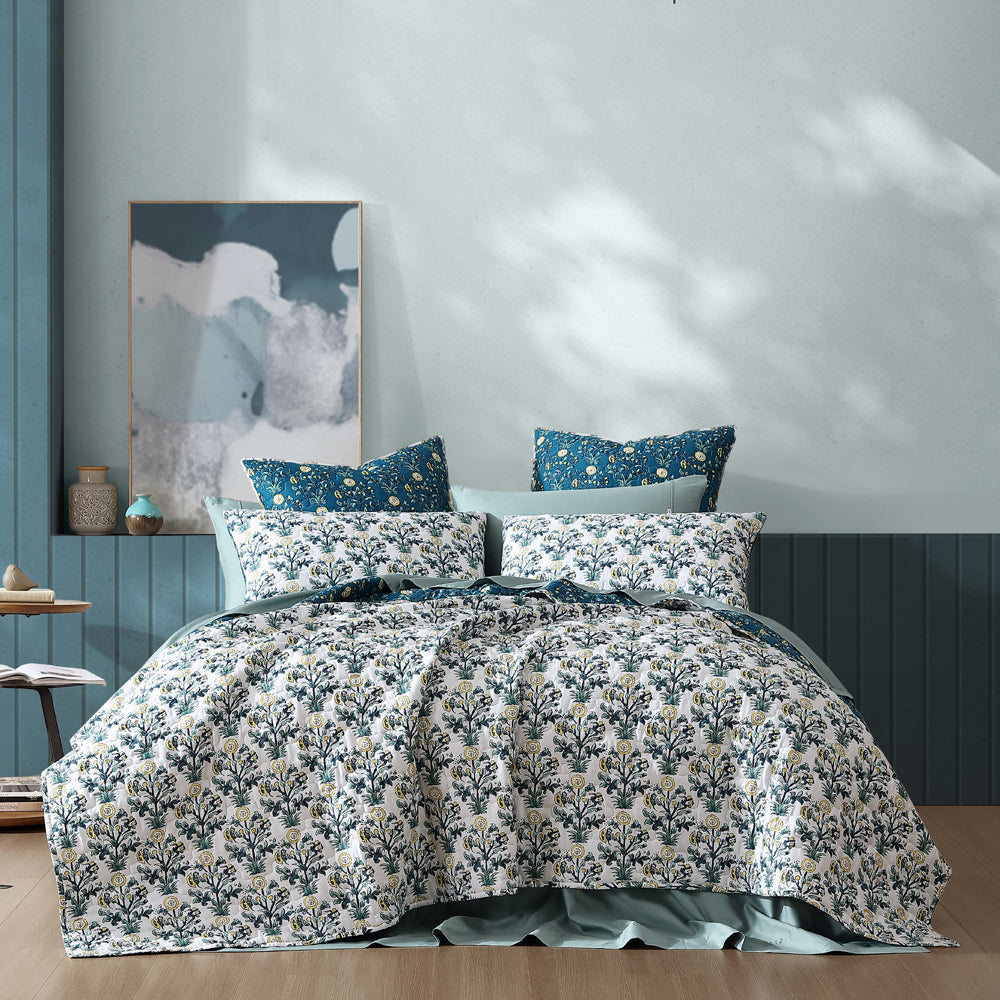 Serendipity Coverlet | Queen / King Bed
