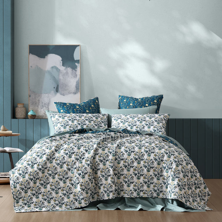 Serendipity Coverlet | Queen / King Bed