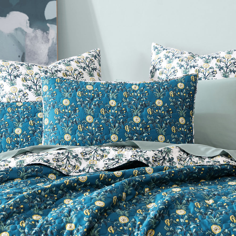 Serendipity Coverlet | Queen / King Bed