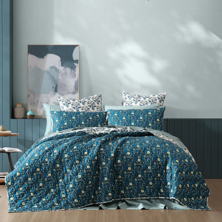 Serendipity Coverlet | Queen / King Bed
