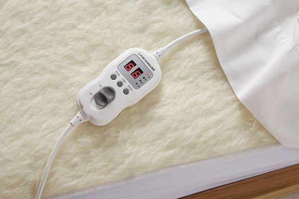 Answering Your Questions About Electric Blankets