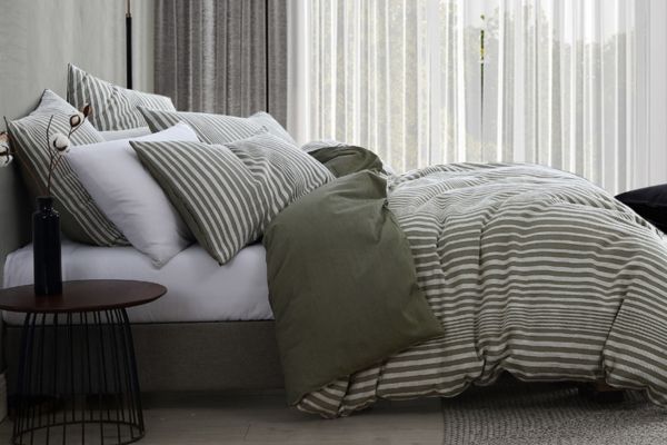 Styling a Green Quilt Cover: Refreshing Bedroom Design Ideas