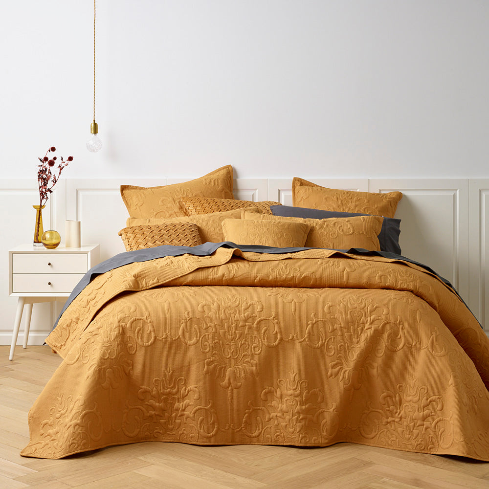 Gatwick Gold Bedspread Set | Single Bed