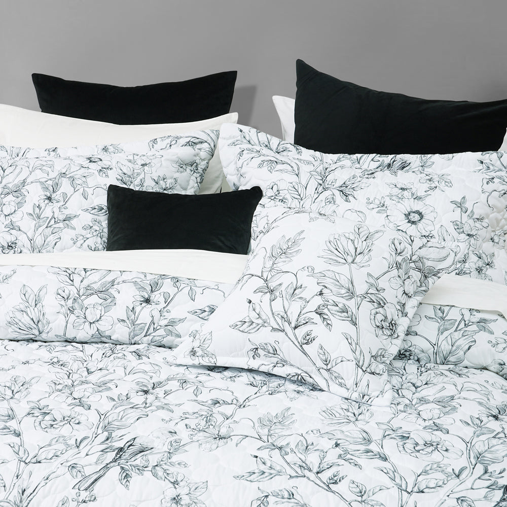 Gracie White Bedspread Set | King Bed