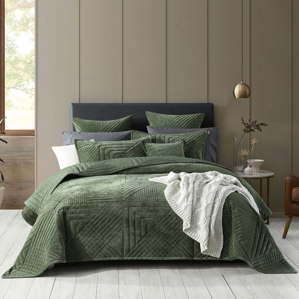 Samatra Olive Coverlet Set | Queen / King Bed