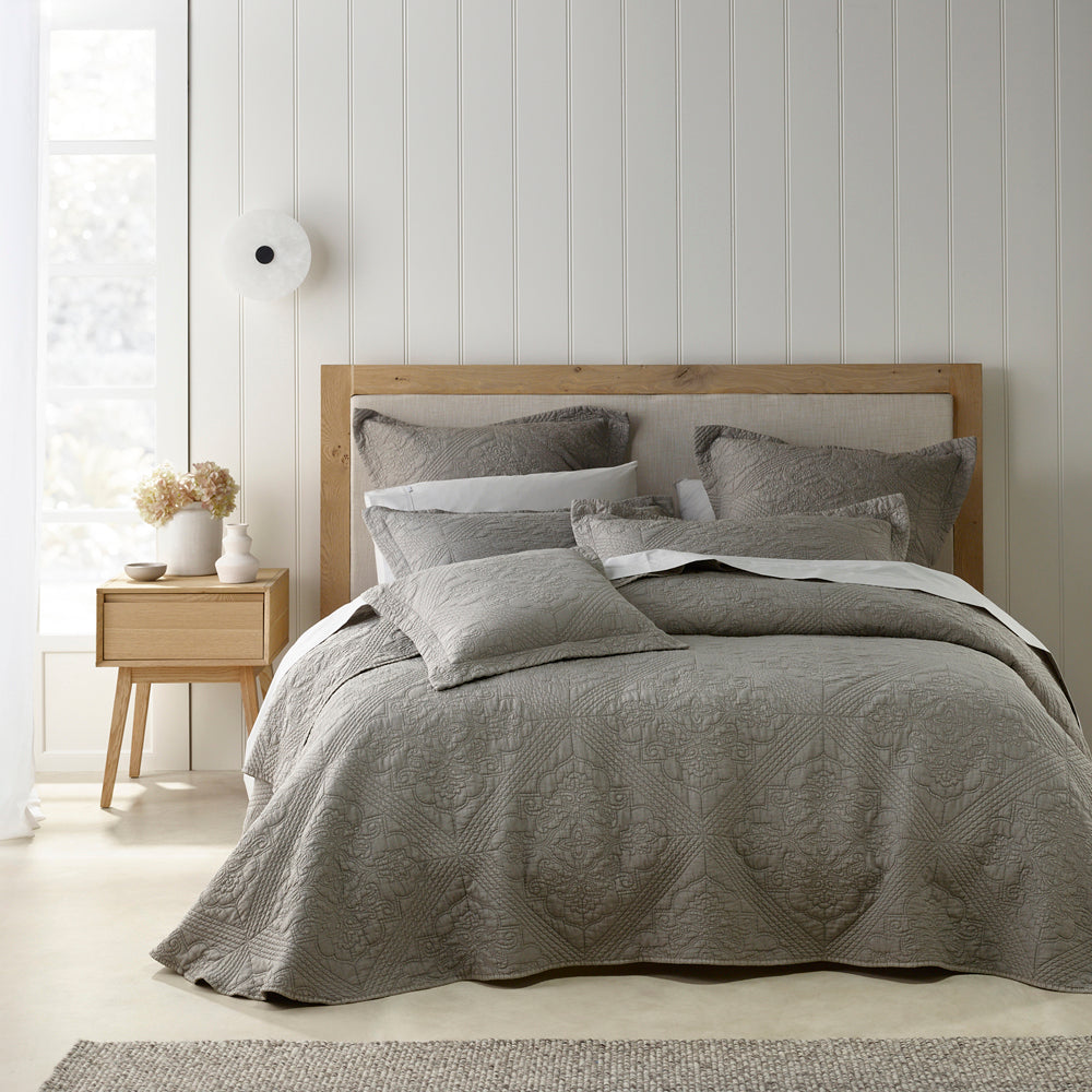 Zaria Taupe Bedspread Set | King Bed