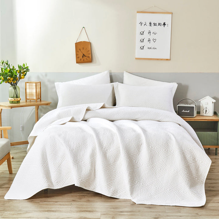 Diamond White Coverlet Set | King Bed