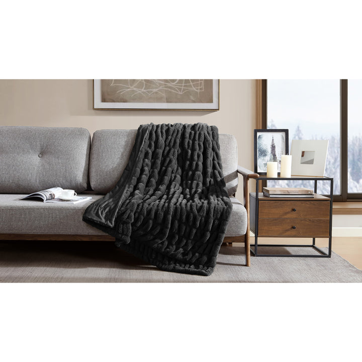Ardor Boudoir Clayton Black Faux Fur Throw Lifestyle | My Linen