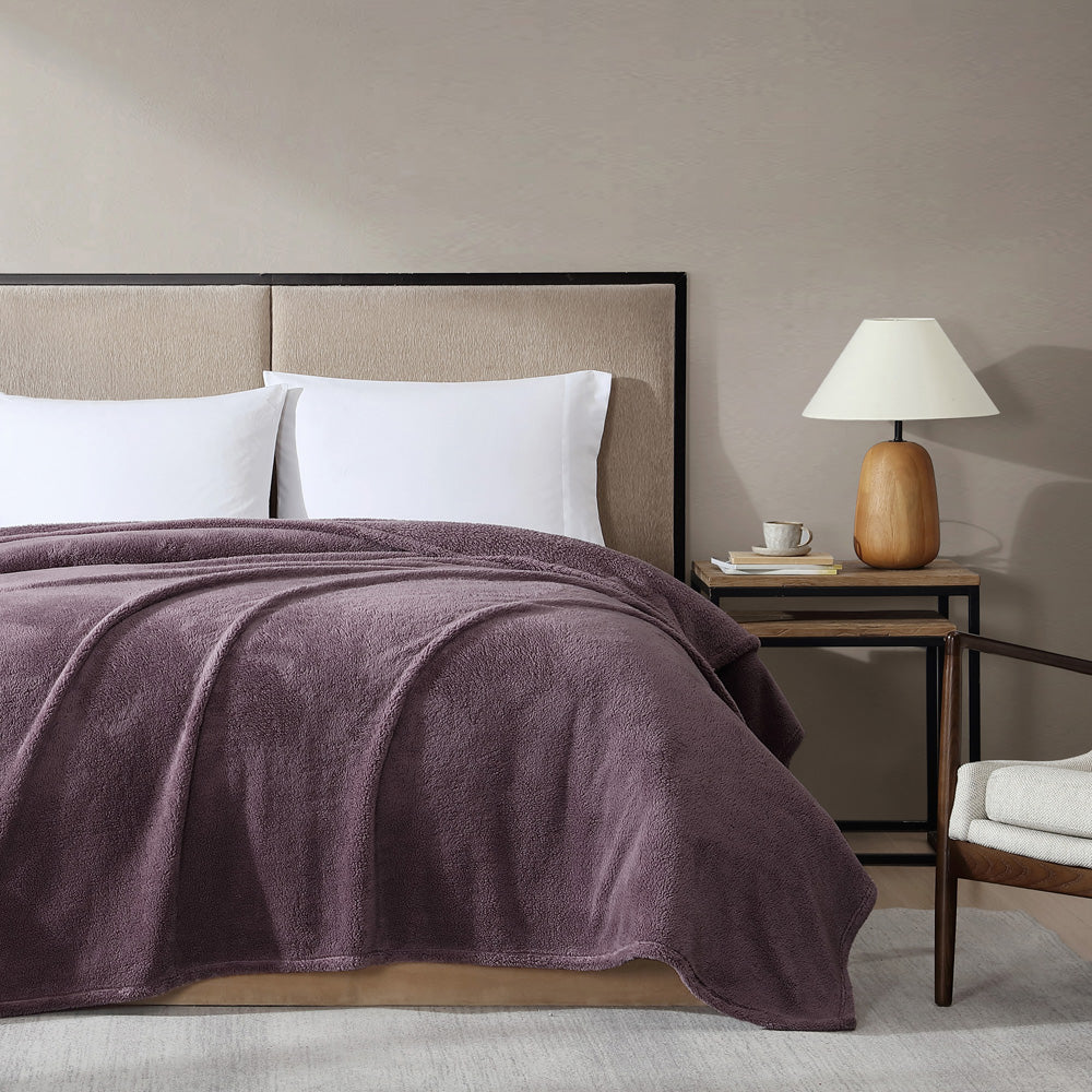 Ardor Boudoir Teddy Fleece Mauve Blanket Closeup | My Linen