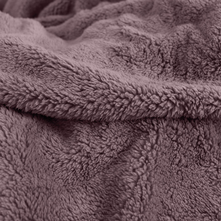 Ardor Boudoir Teddy Fleece Mauve Blanket Detail | My Linen