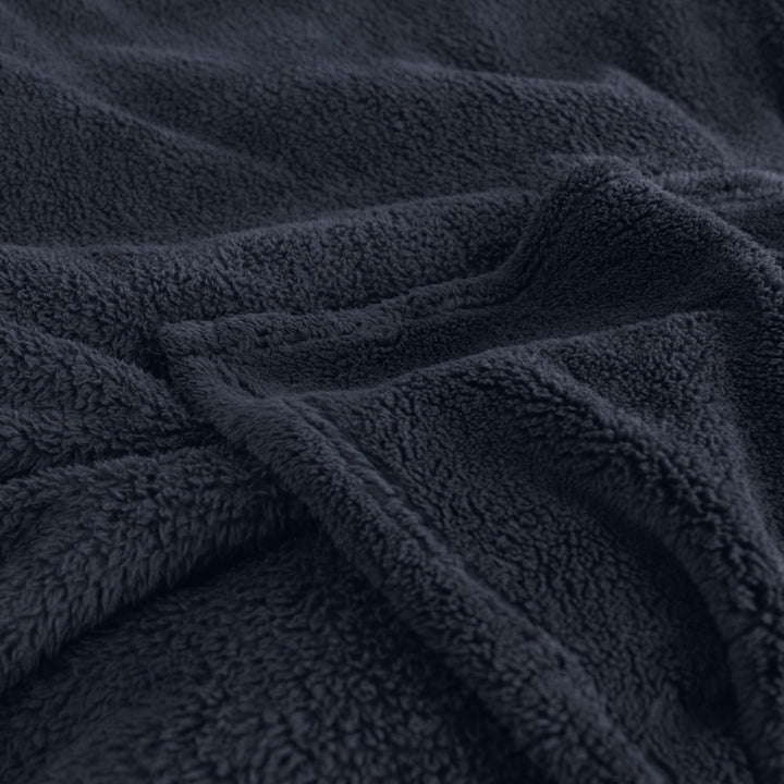 Ardor Boudoir Teddy Fleece Navy Blanket Detail | My Linen