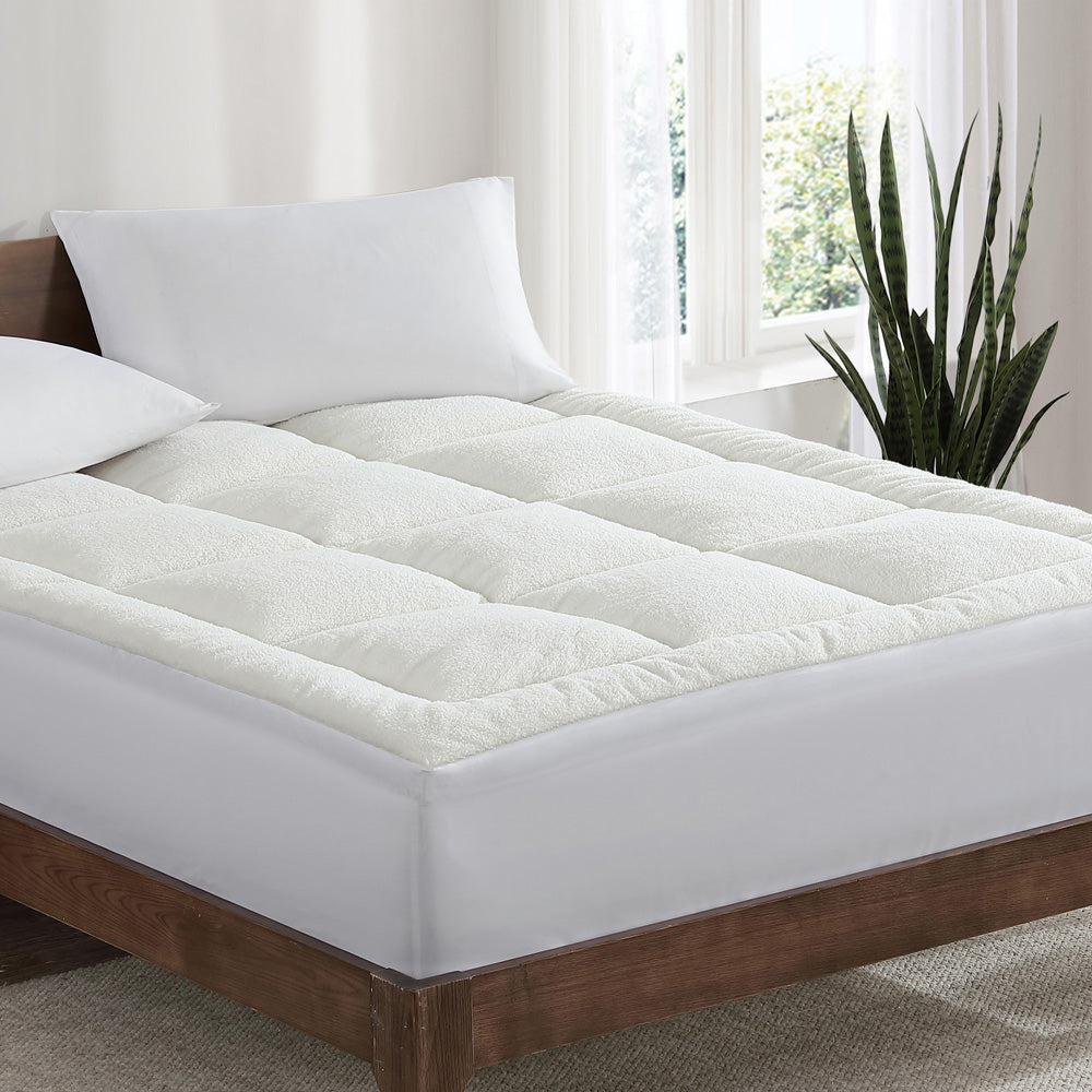 Ardor Reversible 1800GSM Mattress Topper Sherpa Closeup | My Linen