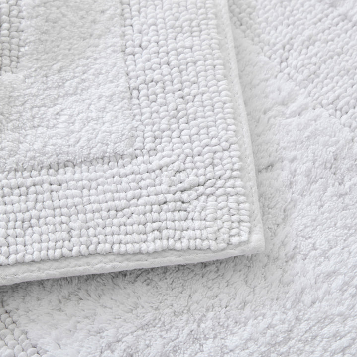 Tommy Bahama Longbranch White Reversible Bath Mat Closeup | My Linen