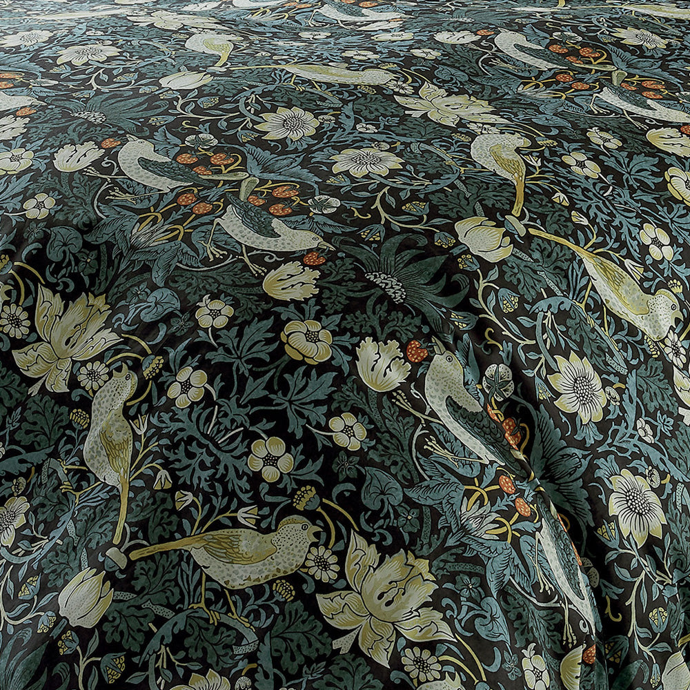 William Morris Strawberry Thief Quilt Cover Set Detail | My Linen