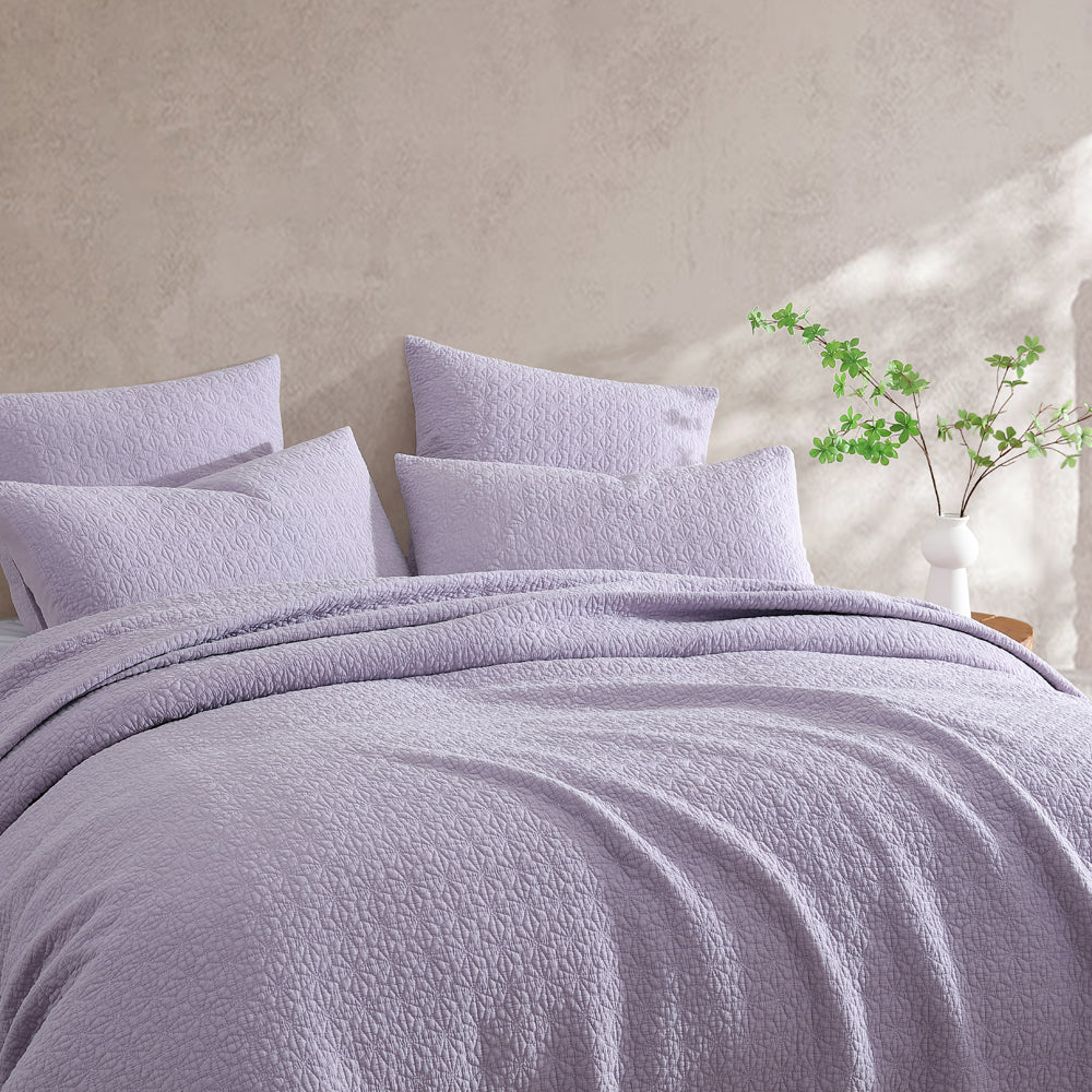 Kayo Lilac Coverlet | Queen / King Bed