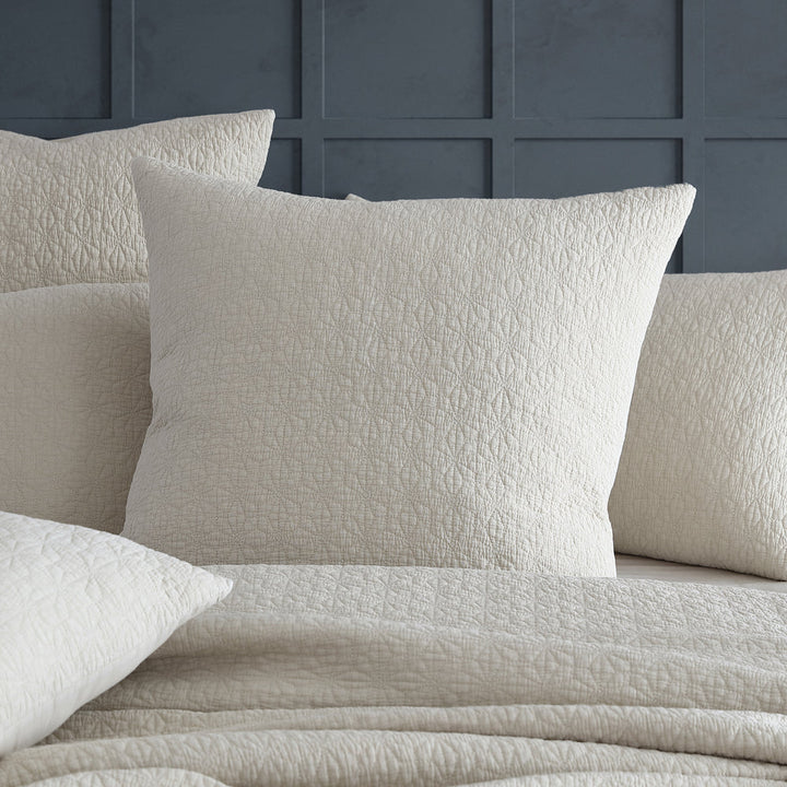 Kayo Linen Coverlet | Queen / King Bed