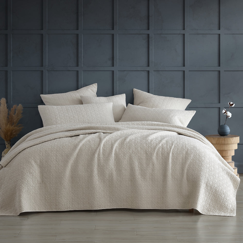 Kayo Linen Coverlet | Single / Double Bed