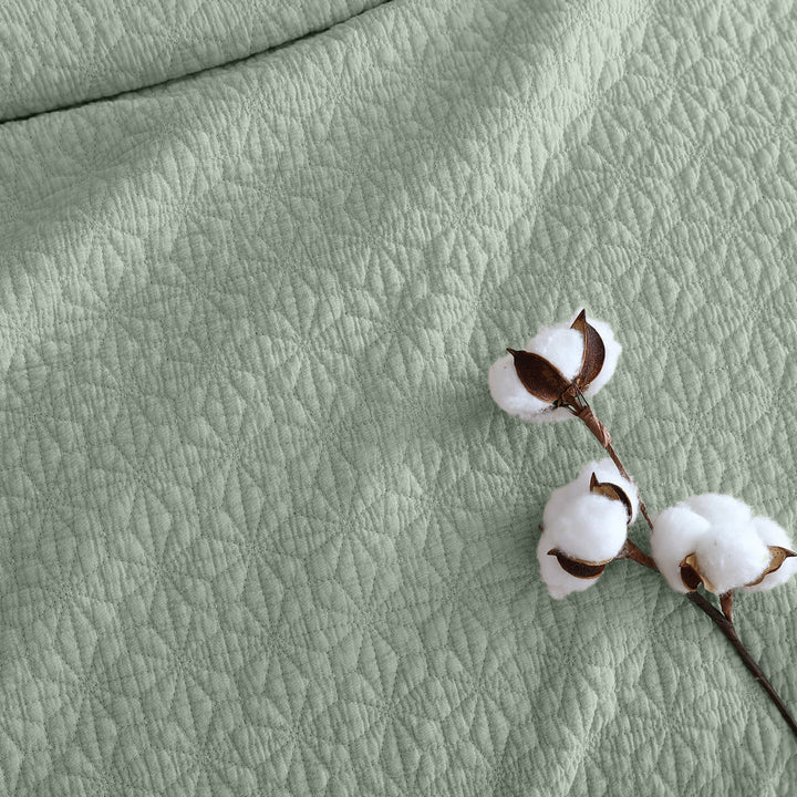 Kayo Sage Coverlet | Queen / King Bed