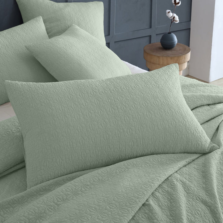 Kayo Sage Coverlet | Queen / King Bed