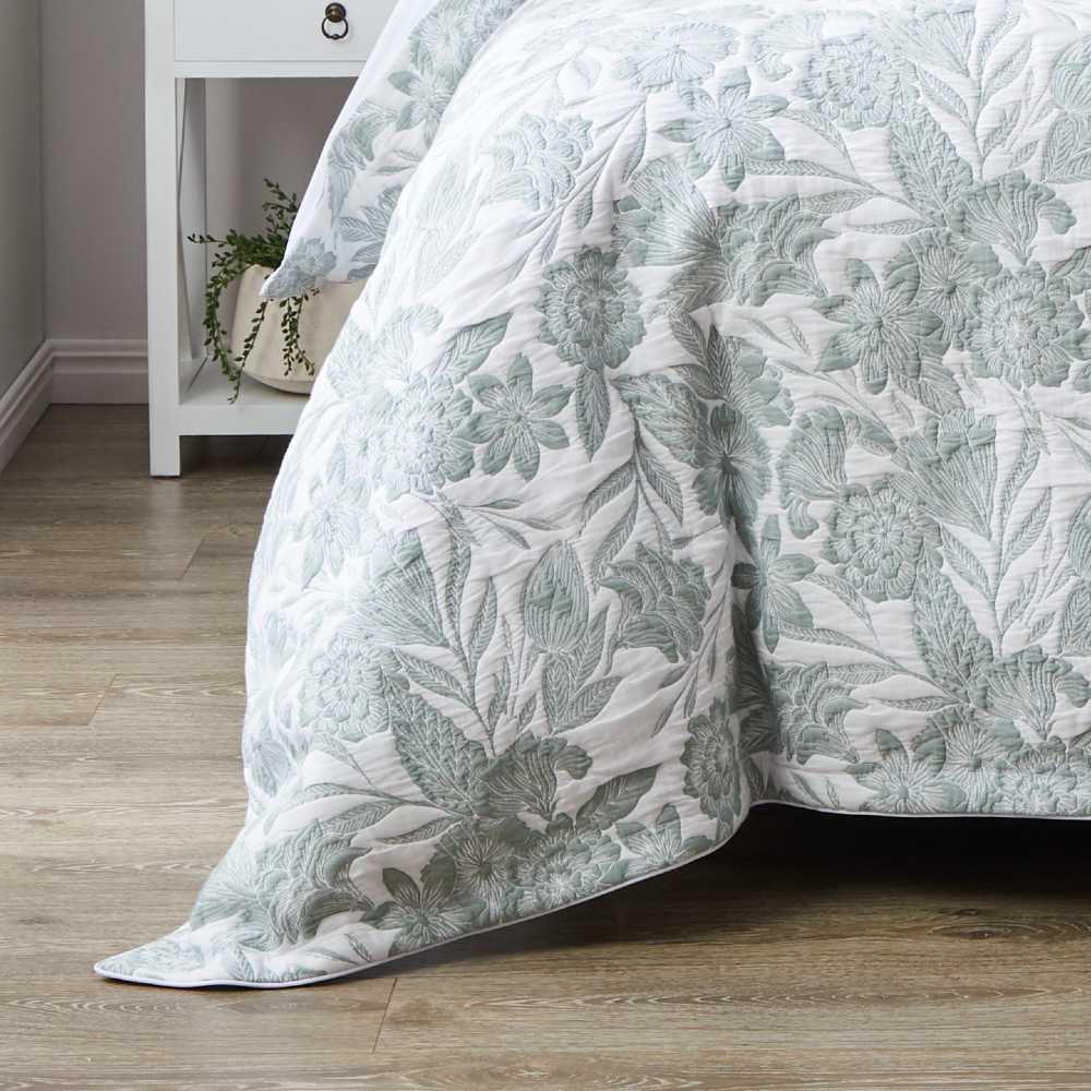 Hayman Mist Quilt Cover Set | Queen Bed