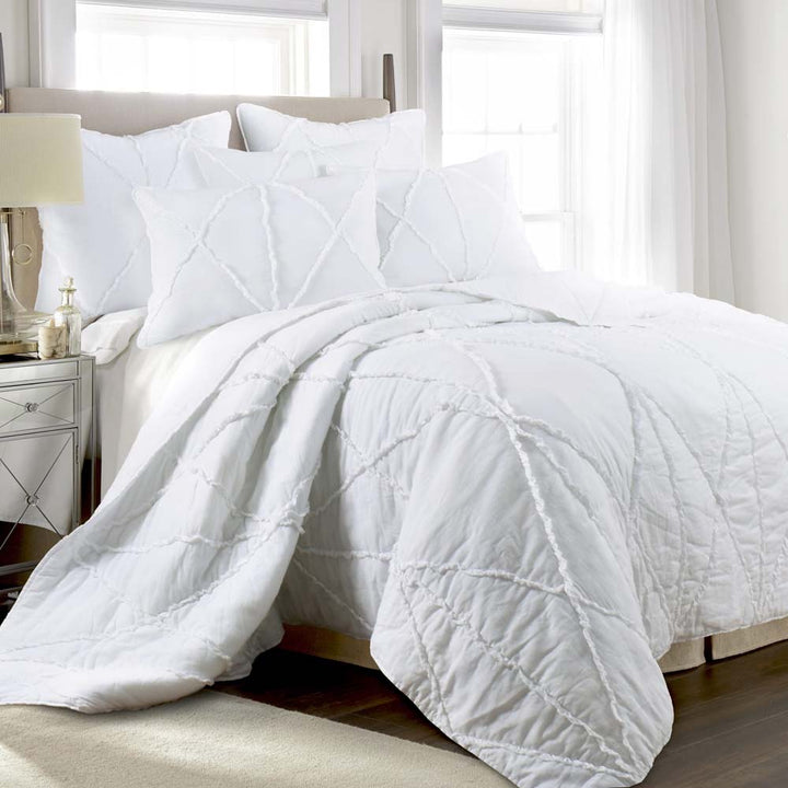 Bobby White Coverlet Set | Queen Bed